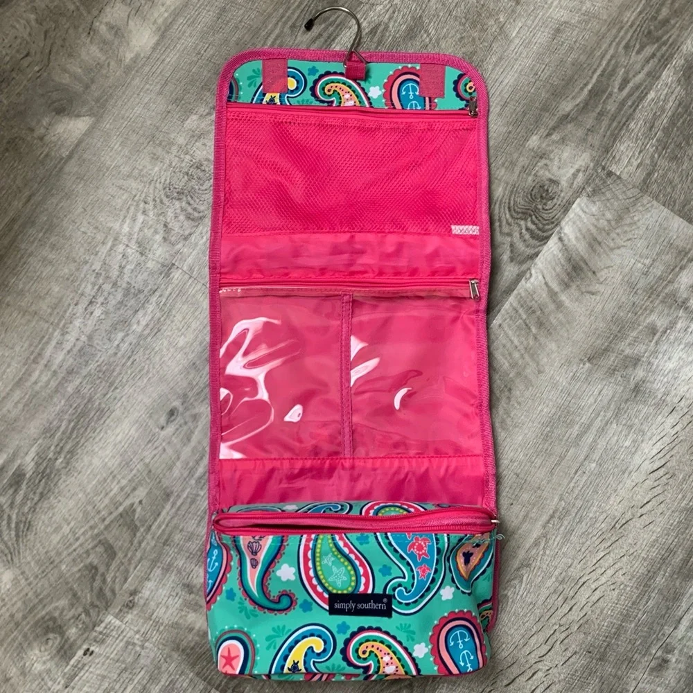 Simply Southern Hanging Travel Bag - Picture 1 of 13